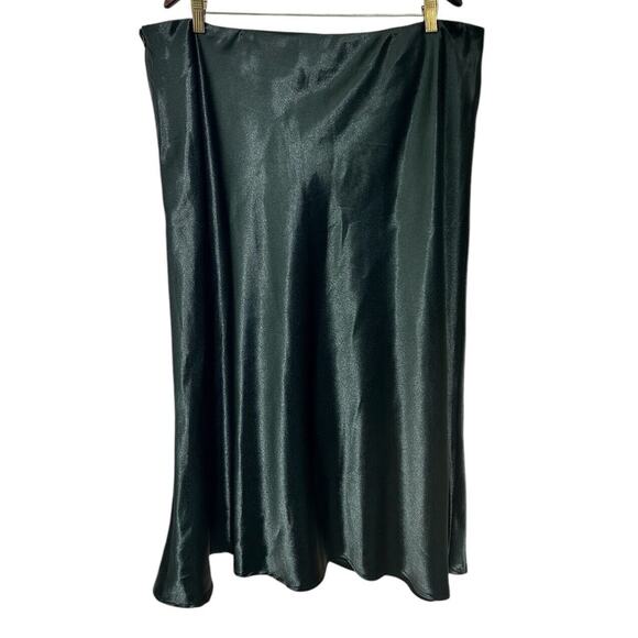 Shien Curve Long Black Silky Skirt Sz 3XL Flowy Side Seam Zipper Plus Size - Picture 5 of 10